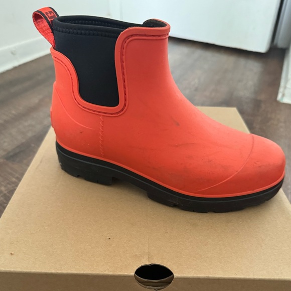 UGG Droplet Bootie - Picture 2 of 2